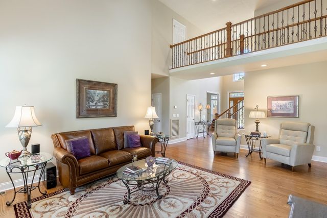 2007 Bay Pointe Drive, Hixson, TN 37343