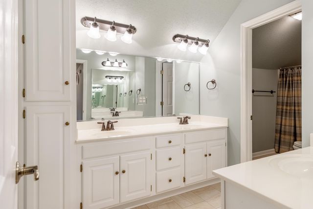 2007 Bay Pointe Drive, Hixson, TN 37343