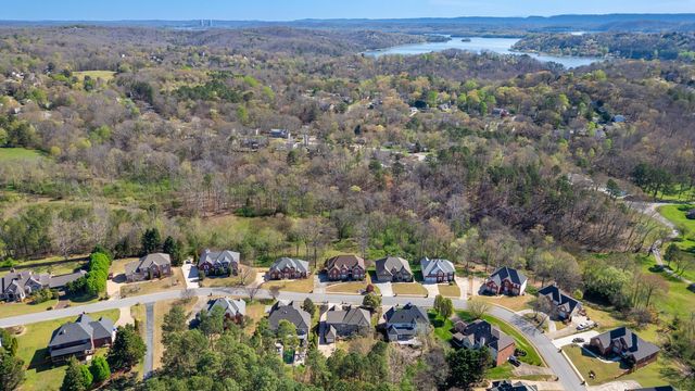 2007 Bay Pointe Drive, Hixson, TN 37343