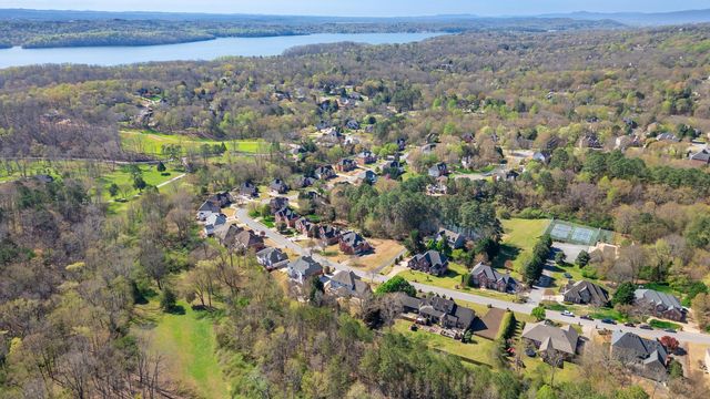 2007 Bay Pointe Drive, Hixson, TN 37343