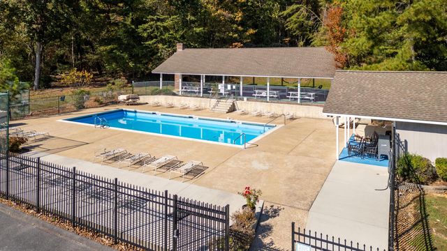 2007 Bay Pointe Drive, Hixson, TN 37343