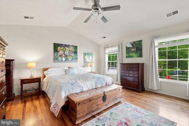 241 BREEZEWOOD DR, Warrenton, VA 20186
