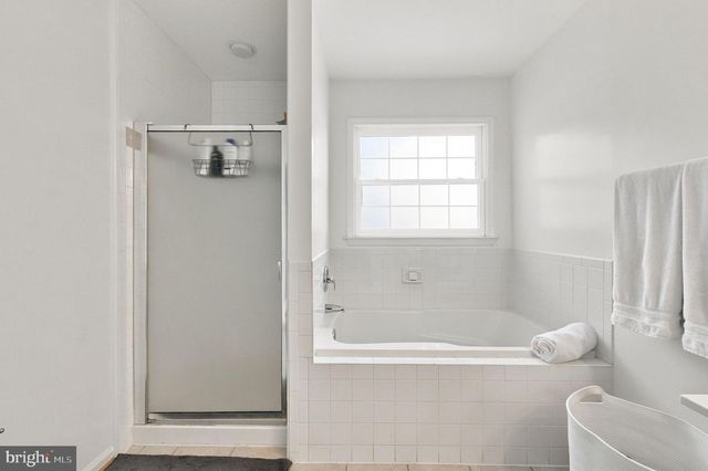 241 BREEZEWOOD DR, Warrenton, VA 20186