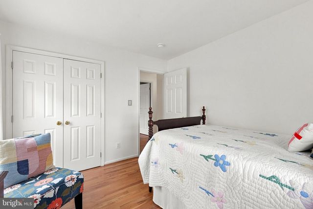 241 BREEZEWOOD DR, Warrenton, VA 20186