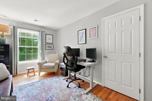 241 BREEZEWOOD DR, Warrenton, VA 20186