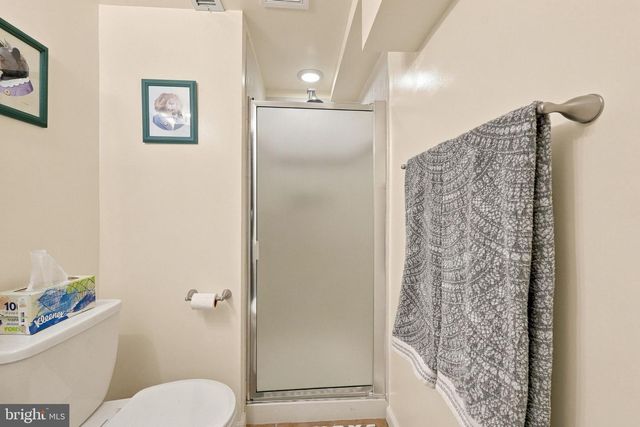 241 BREEZEWOOD DR, Warrenton, VA 20186
