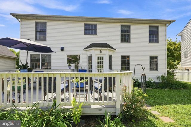 241 BREEZEWOOD DR, Warrenton, VA 20186