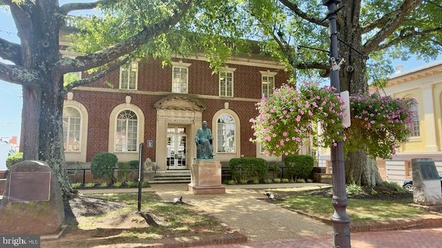 241 BREEZEWOOD DR, Warrenton, VA 20186