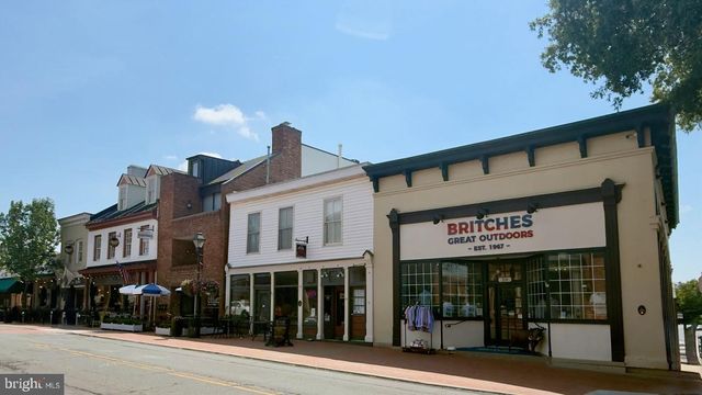 241 BREEZEWOOD DR, Warrenton, VA 20186