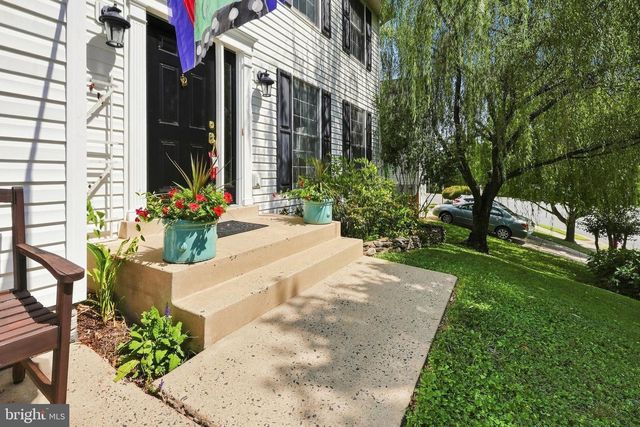 241 BREEZEWOOD DR, Warrenton, VA 20186