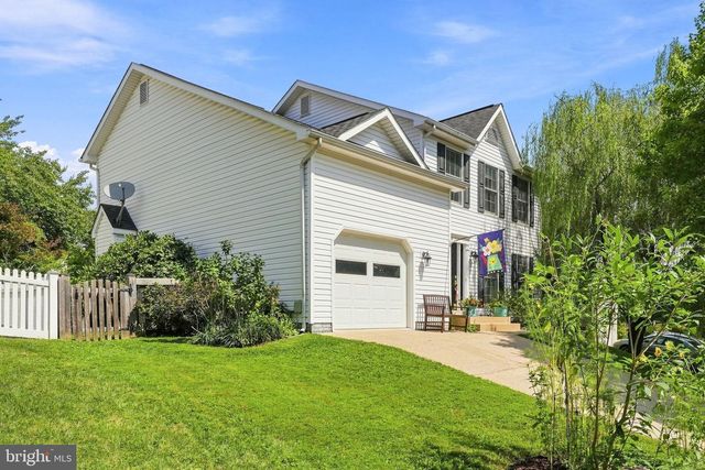 241 BREEZEWOOD DR, Warrenton, VA 20186