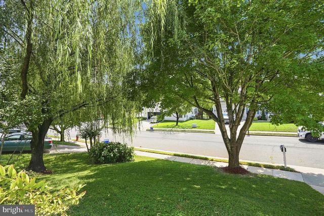 241 BREEZEWOOD DR, Warrenton, VA 20186