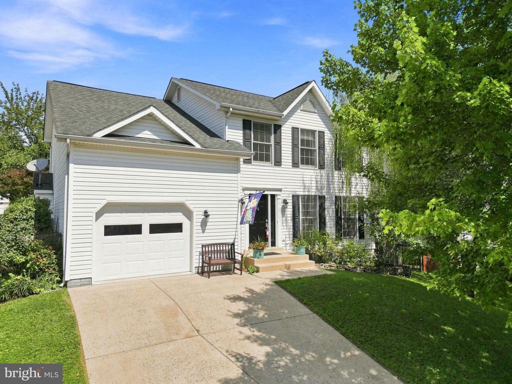241 BREEZEWOOD DR, Warrenton, VA 20186