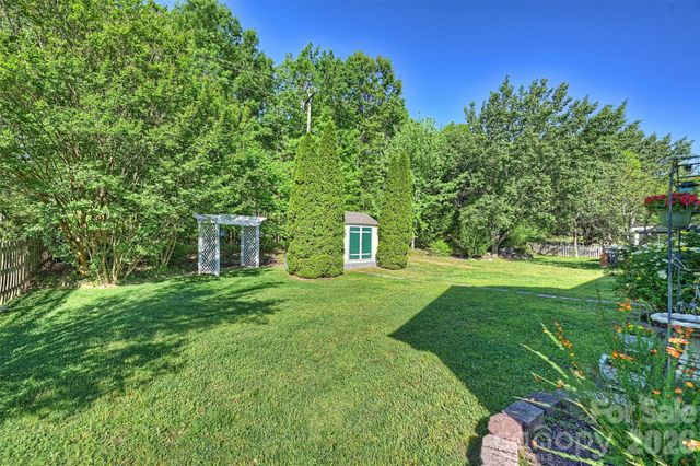 1830 Chinchester Lane, Charlotte, NC 28270