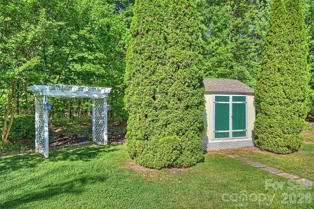 1830 Chinchester Lane, Charlotte, NC 28270