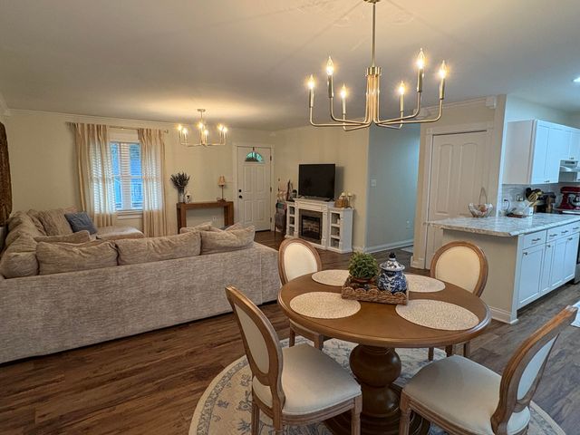 3029 Riverside Springs Drive, London, KY 40744