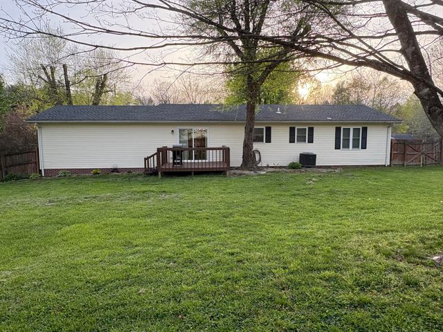 3029 Riverside Springs Drive, London, KY 40744