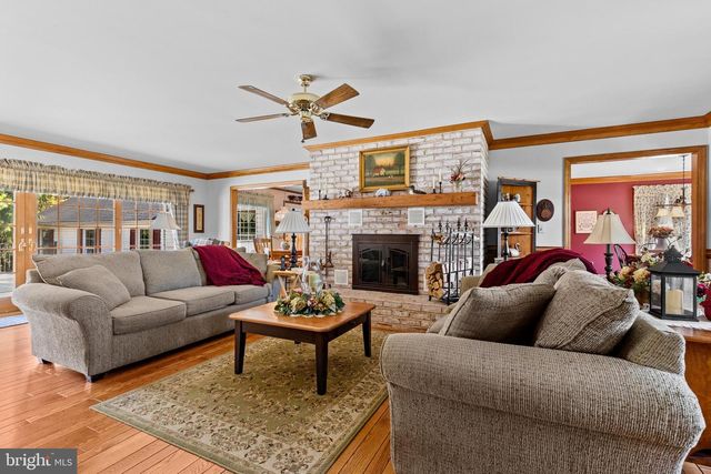 12 TIFFANY DR, Carlisle, PA 17015