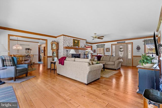12 TIFFANY DR, Carlisle, PA 17015