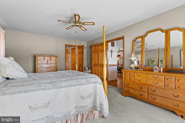 12 TIFFANY DR, Carlisle, PA 17015