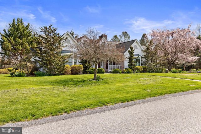 12 TIFFANY DR, Carlisle, PA 17015