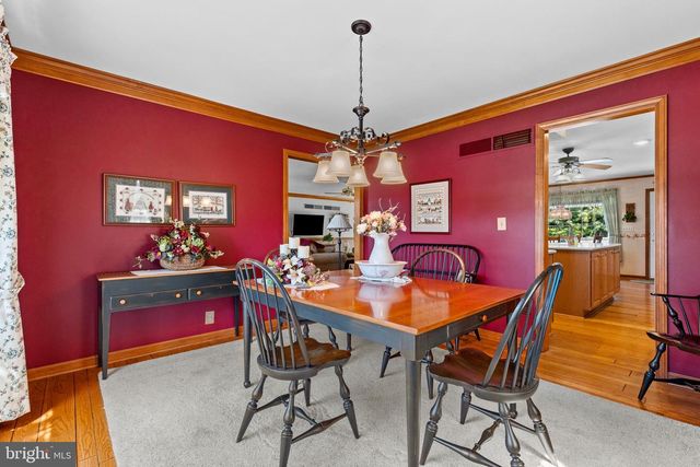 12 TIFFANY DR, Carlisle, PA 17015