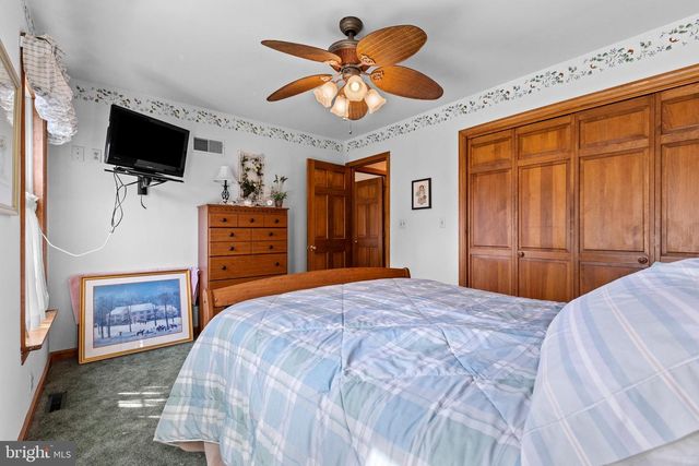 12 TIFFANY DR, Carlisle, PA 17015