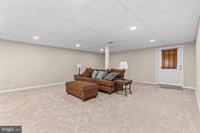 12 TIFFANY DR, Carlisle, PA 17015