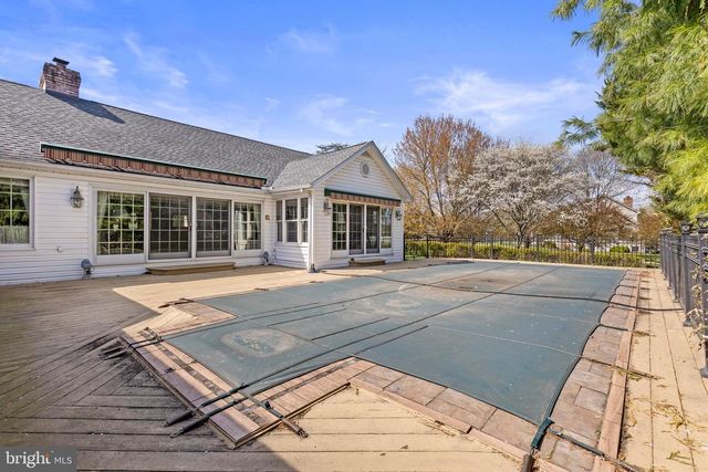 12 TIFFANY DR, Carlisle, PA 17015
