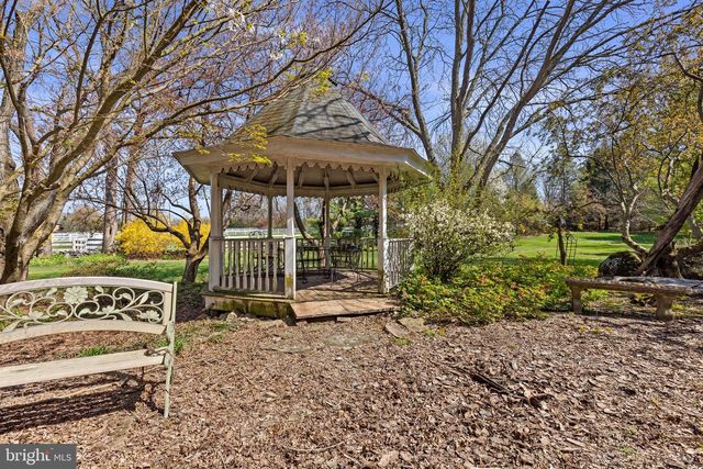 12 TIFFANY DR, Carlisle, PA 17015