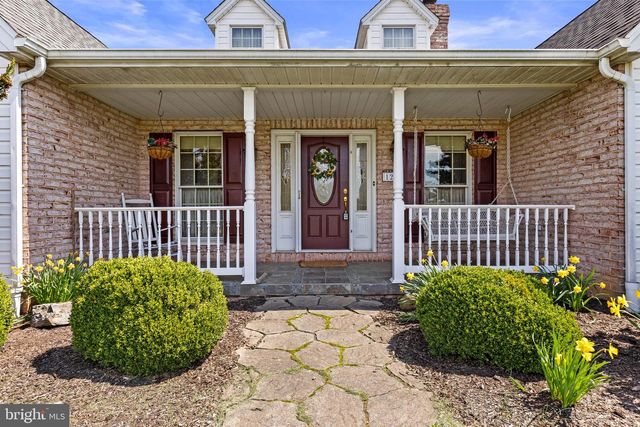 12 TIFFANY DR, Carlisle, PA 17015