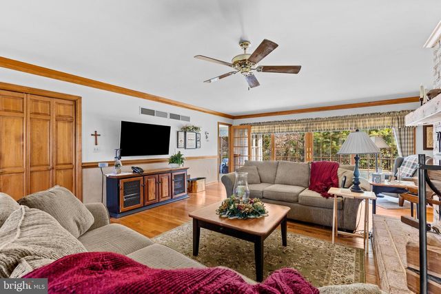 12 TIFFANY DR, Carlisle, PA 17015