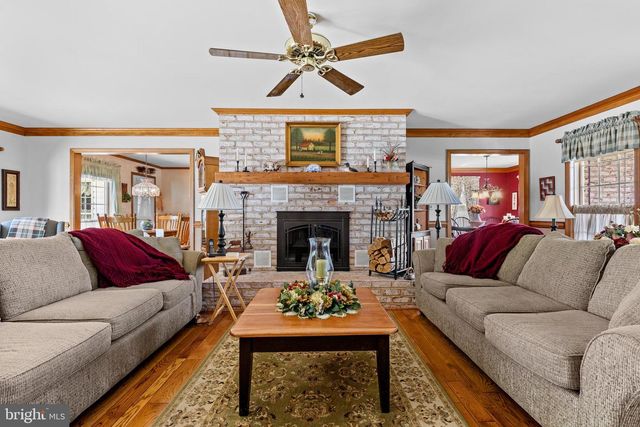 12 TIFFANY DR, Carlisle, PA 17015