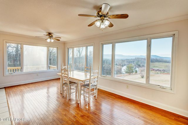 1002 Dawning Rd, Newport, TN 37821