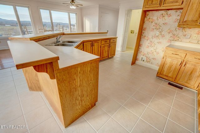 1002 Dawning Rd, Newport, TN 37821