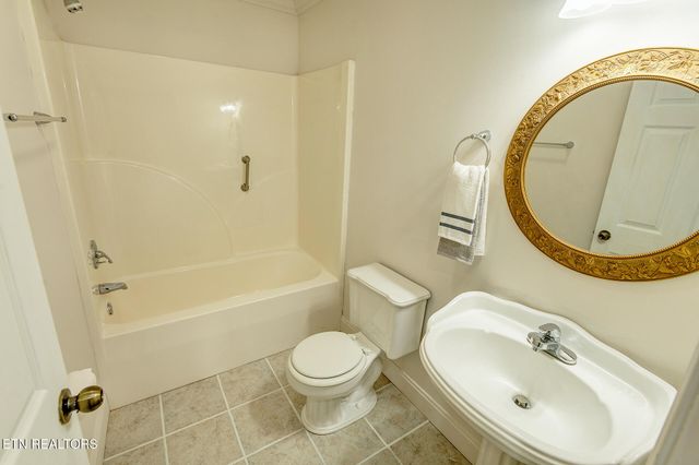 1002 Dawning Rd, Newport, TN 37821