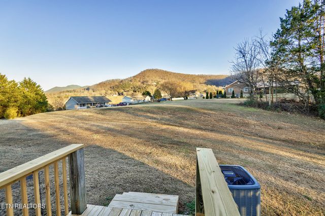 1002 Dawning Rd, Newport, TN 37821