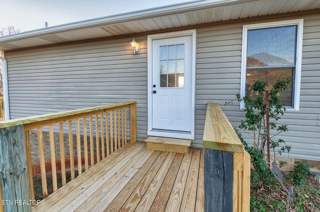 1002 Dawning Rd, Newport, TN 37821