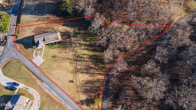 1002 Dawning Rd, Newport, TN 37821