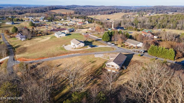 1002 Dawning Rd, Newport, TN 37821