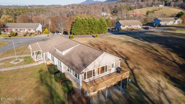 1002 Dawning Rd, Newport, TN 37821