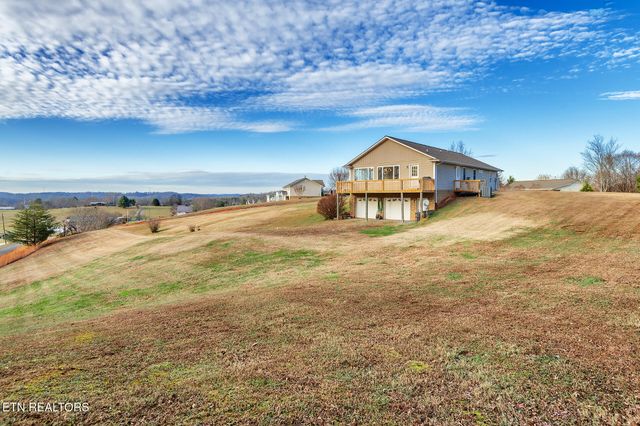 1002 Dawning Rd, Newport, TN 37821