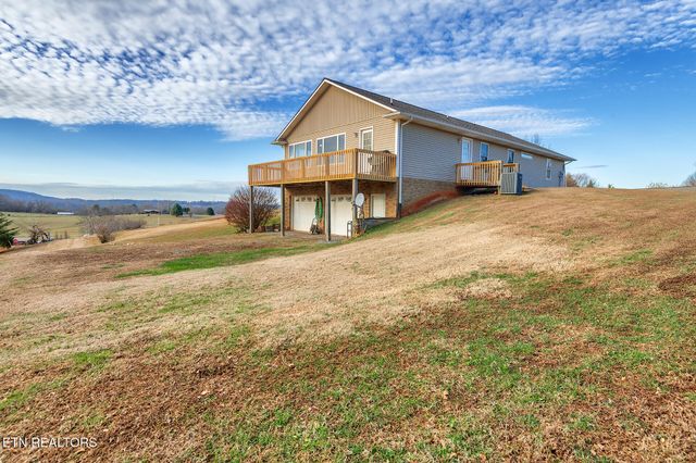 1002 Dawning Rd, Newport, TN 37821