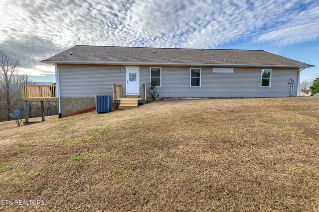 1002 Dawning Rd, Newport, TN 37821