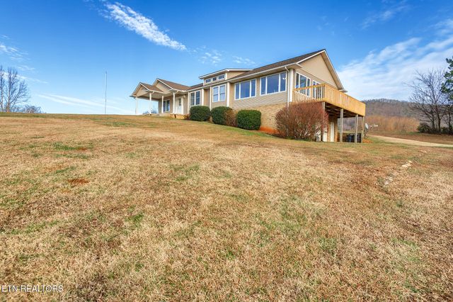1002 Dawning Rd, Newport, TN 37821