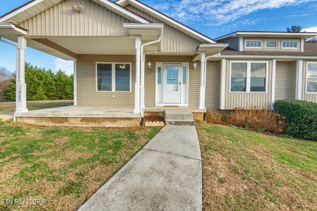 1002 Dawning Rd, Newport, TN 37821