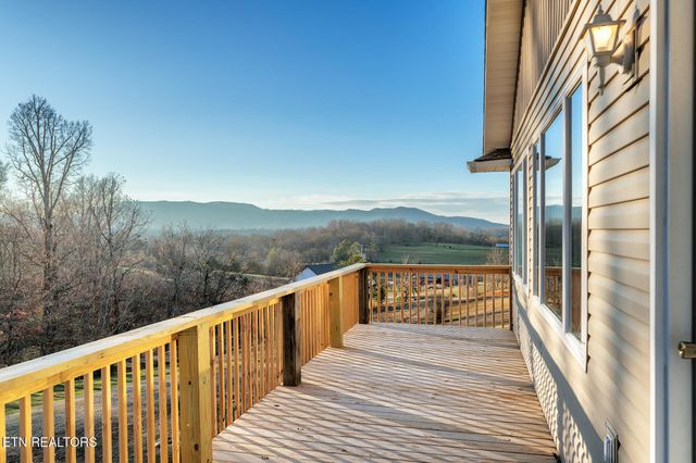 1002 Dawning Rd, Newport, TN 37821