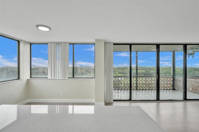 4222 Inverrary Boulevard 4810, Lauderhill, FL 33319