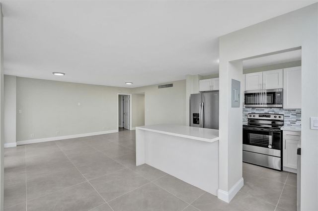 4222 Inverrary Boulevard 4810, Lauderhill, FL 33319