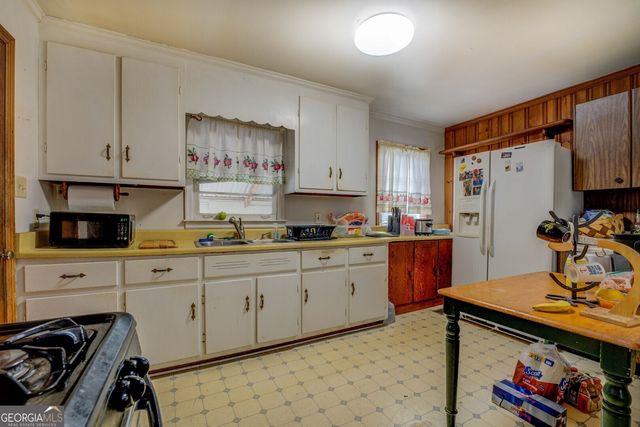 908 Nelson Street, Jackson, GA 30233